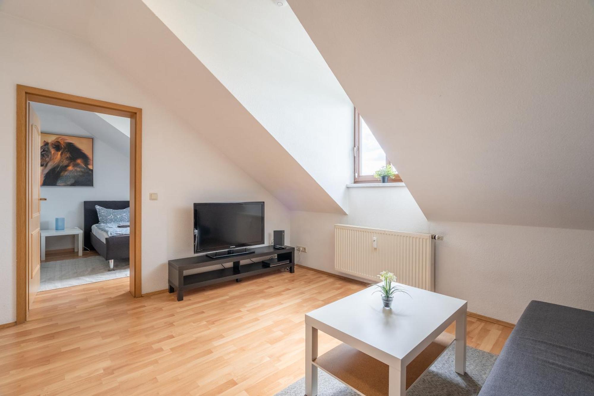 Gemuetliche Dachgeschosswohnung -Waldstrassenviertel Lipsia Esterno foto