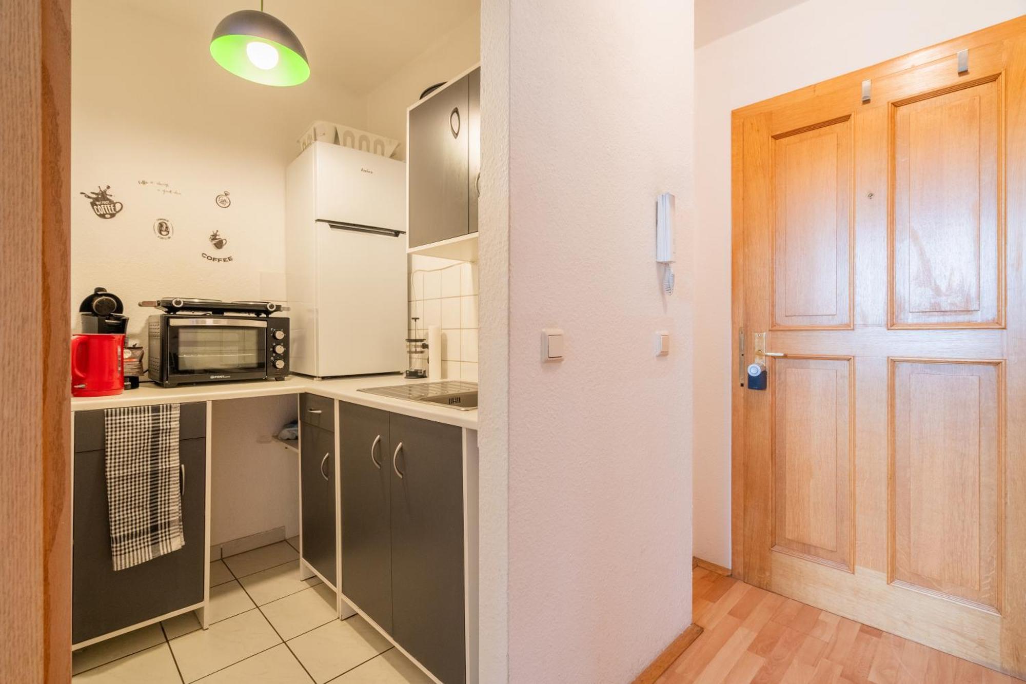 Gemuetliche Dachgeschosswohnung -Waldstrassenviertel Lipsia Esterno foto